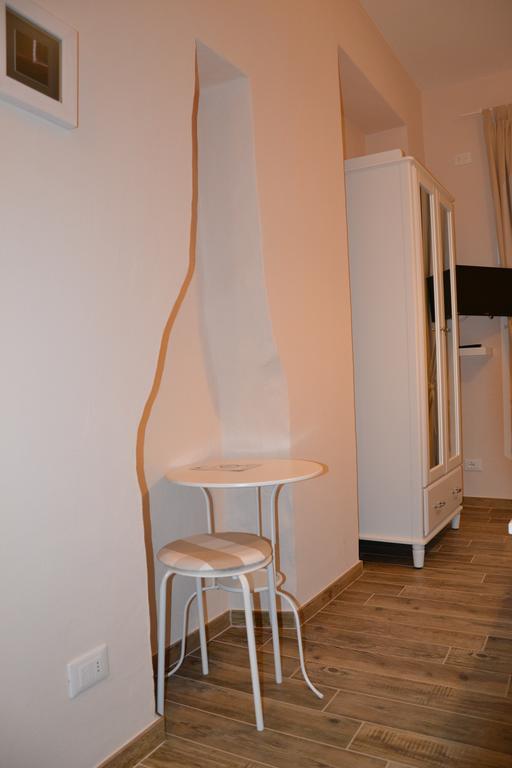 B&B Le Darsene Cannobio Habitación foto